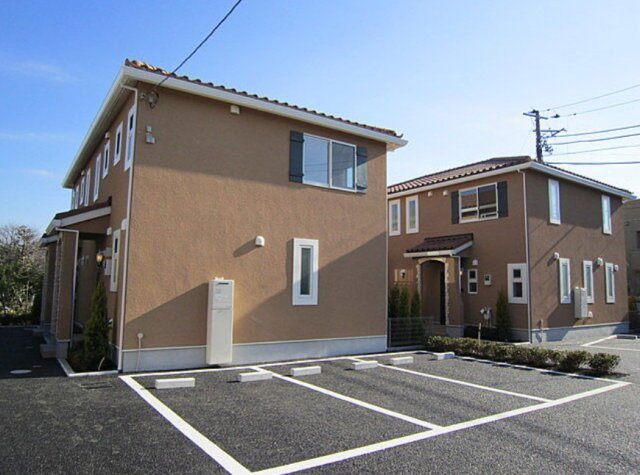 ソフィアテラス　ペット相談　楽器相談　駐車場1台無料の駐車場