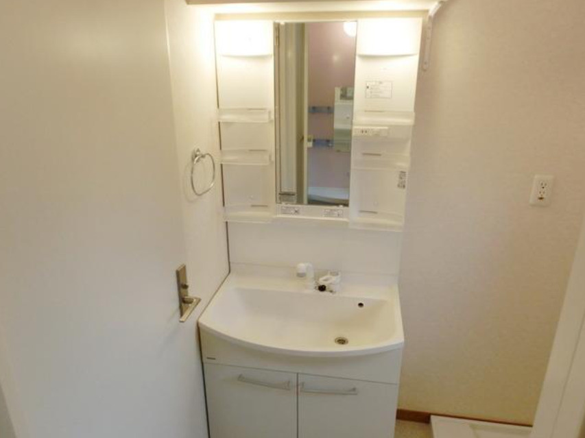 ソフィアテラス　ペット相談　楽器相談　駐車場1台無料の洗面所