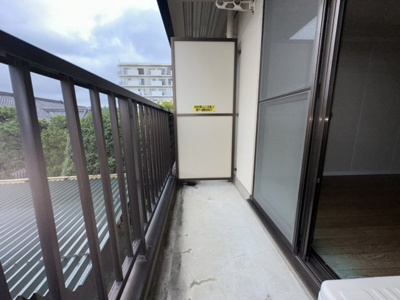 【バルコニー】 | セントラルコーポ・クロッカス | 別部屋の写真になります。