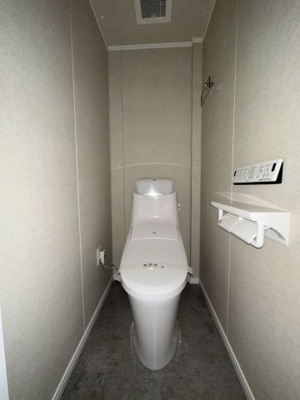 【トイレ】 | セントラルコーポ・クロッカス | 別部屋の写真になります。