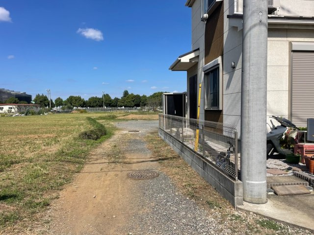 川越市豊田町一丁目　中古戸建の前面道路含む現地写真