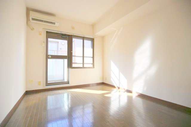 エヴェナール南六郷の居間・リビング|洋室