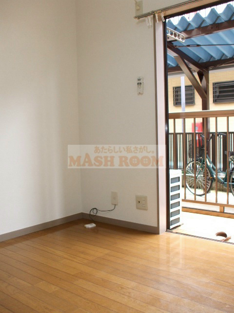 中野区大和町１丁目のアパートの寝室