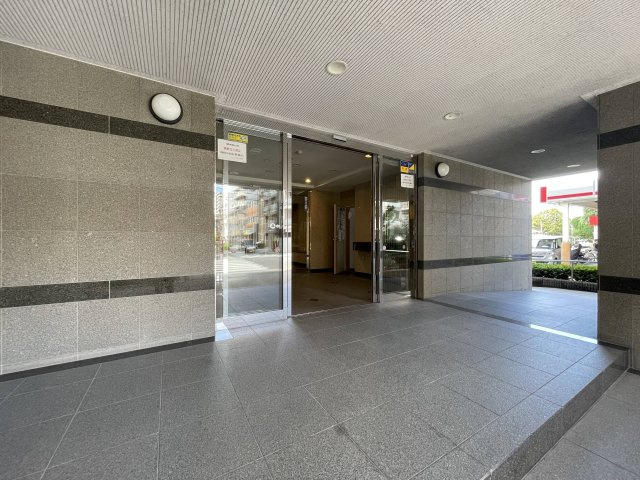 ローヤルシティ草加第２のエントランス