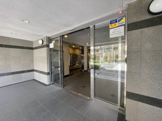 ローヤルシティ草加第２のエントランス