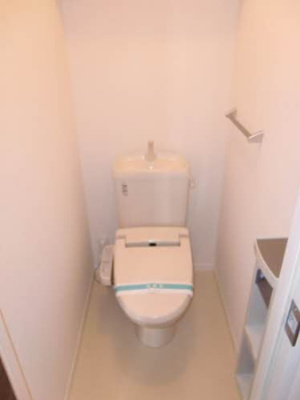 【トイレ】 | シャーメゾンＹＡＭＡＴＯ | 反転間取り別部屋写真です。