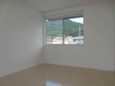 【寝室】 | シャーメゾンＹＡＭＡＴＯ | 反転間取り別部屋写真です。