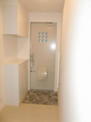 【玄関】 | シャーメゾンＹＡＭＡＴＯ | 反転間取り別部屋写真です。