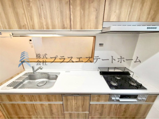 【キッチン】 | 中央区八雲通4丁目　戸建 | 対面カウンターで、家族とコミュニケーションを取りながら料理ができるキッチンです♪