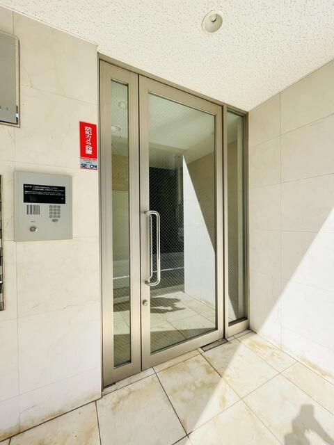 峰マンションのエントランス