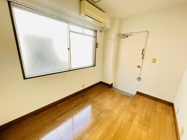 峰マンションの居間・リビング