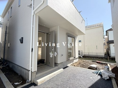【居間・リビング】 | 【仲介手数料０円】厚木市旭町第2　新築一戸建て　2号棟　全3棟 | 厚木市旭町第2　新築一戸建て　全3棟