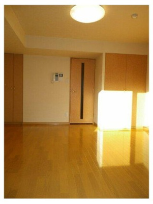 【居間・リビング】 | ルーブル豊玉参番館 | 8.0帖のきれいな洋室。