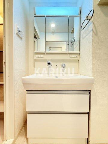 LaCASA京橋の洗面所