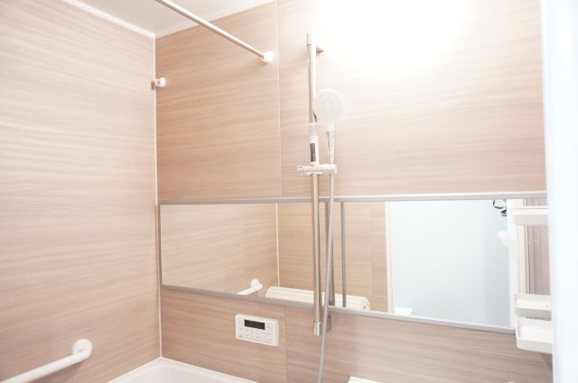 日商岩井草加マンションの浴室