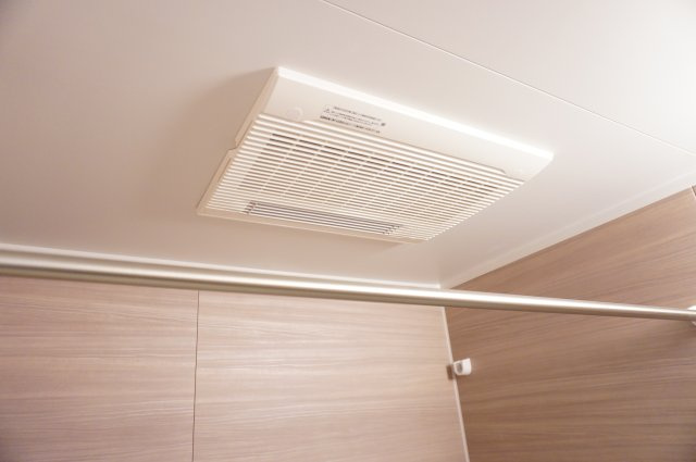 日商岩井草加マンションの浴室