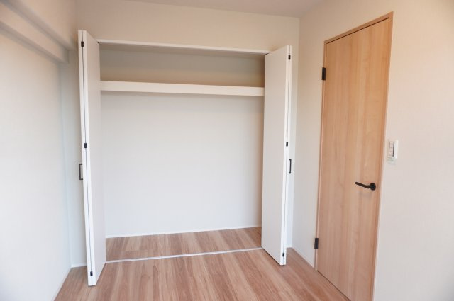 日商岩井草加マンションの収納