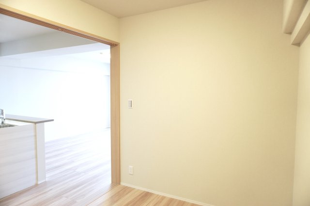 日商岩井草加マンションの洋室