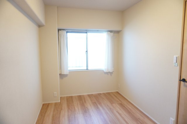 日商岩井草加マンションの洋室|4.7帖