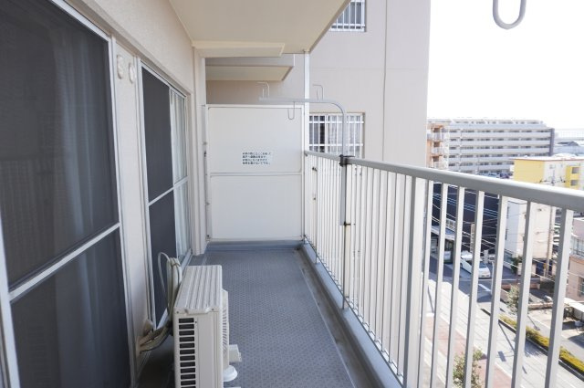 日商岩井草加マンションのバルコニー