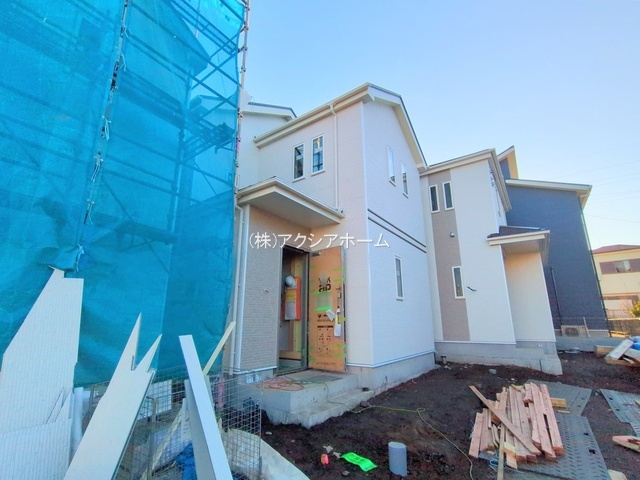 入間市小谷田1丁目・全3棟　新築一戸建　B号棟の玄関|現地写真（2025/11/19撮影）