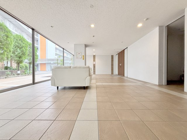 ルネ・フロンティアマークスのエントランス