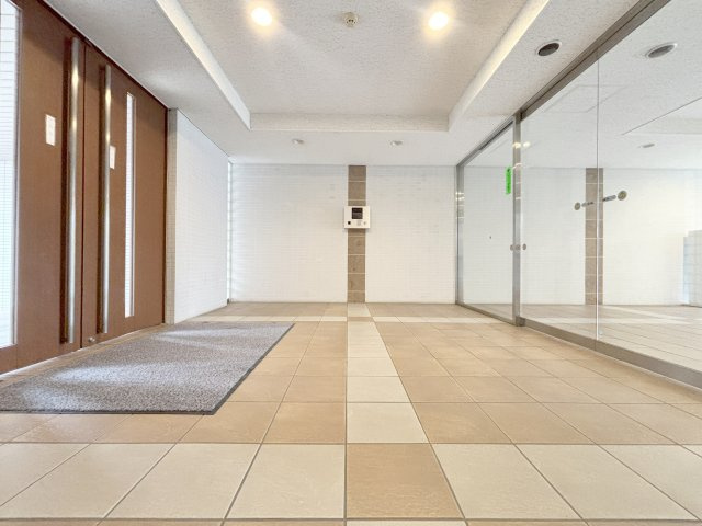 ルネ・フロンティアマークスのロビー