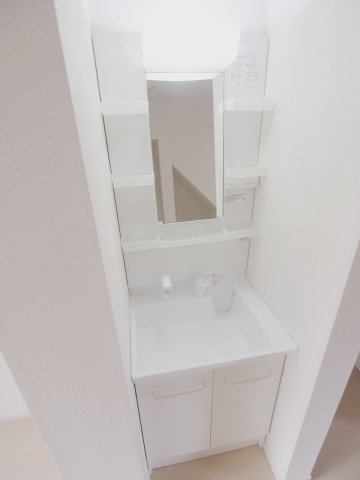 ポルトボヌール府中弐番館の洗面所