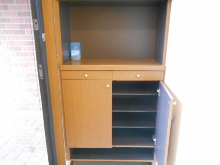 ファミーユつくば ＡＢＣの玄関|Ａ103 ｼｭｰｽﾞﾎﾞｯｸｽ