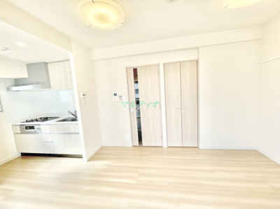 【居間・リビング】 | スカイコート上野稲荷町 | 洋室