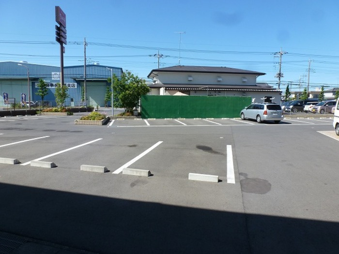 アネシスＢの駐車場