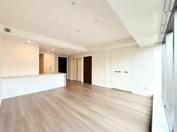 白金ザ・スカイ東棟の居間・リビング