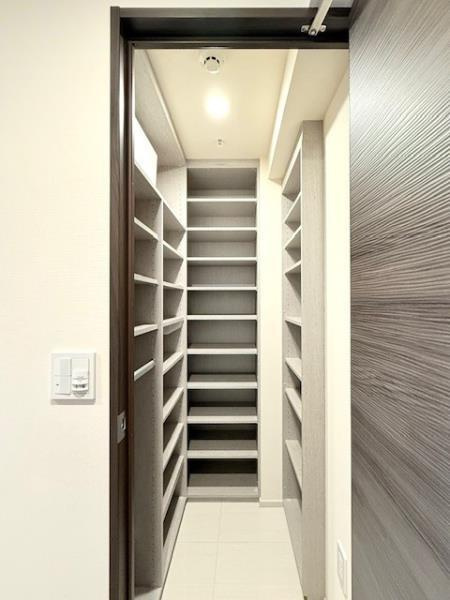 白金ザ・スカイ東棟の居間・リビング