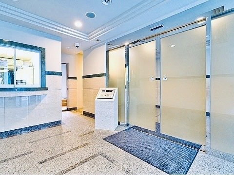 ルジェンテ白金台のエントランス