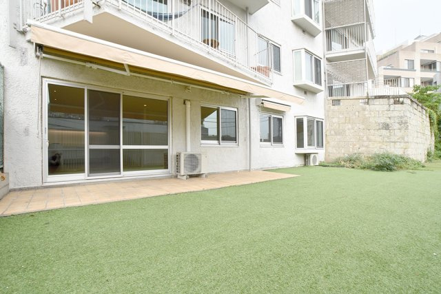 高輪ホームズの庭