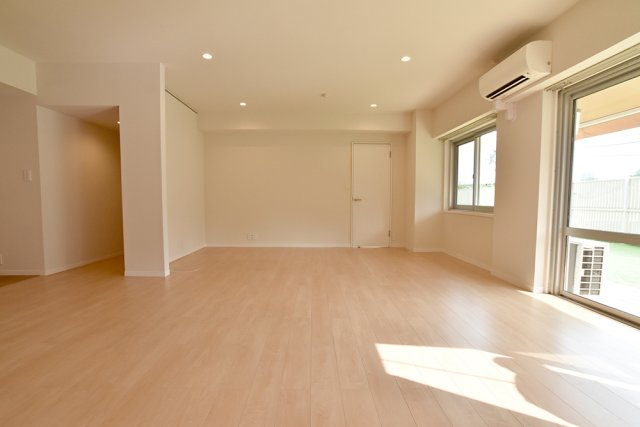 高輪ホームズの居間・リビング