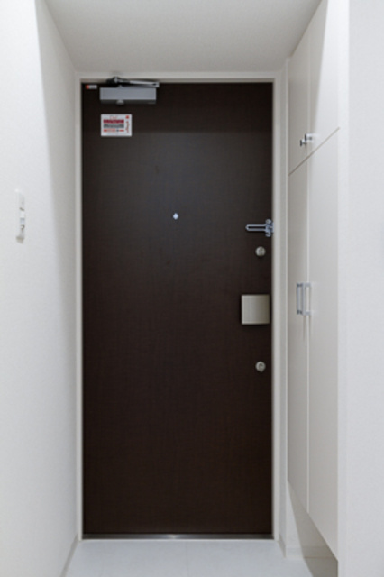 レビスタ白金高輪の玄関|※写真は同タイプ住戸です。