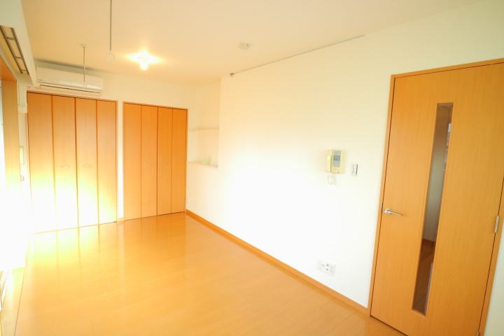 プライムアーバン田町の居間・リビング