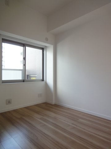 ルジェンテ赤坂の洋室