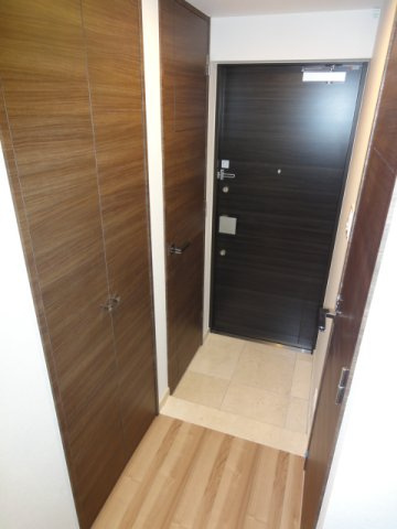 ルジェンテ赤坂の玄関