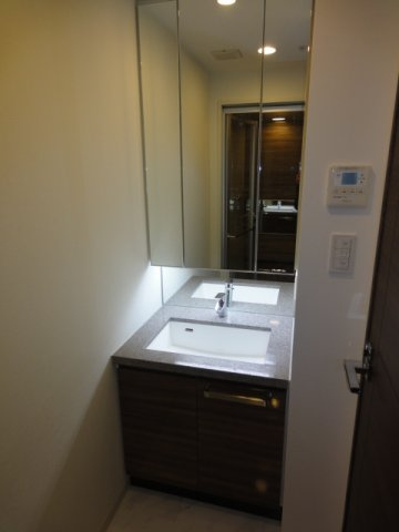 ルジェンテ赤坂の洗面所