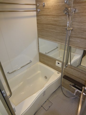 ルジェンテ赤坂の浴室