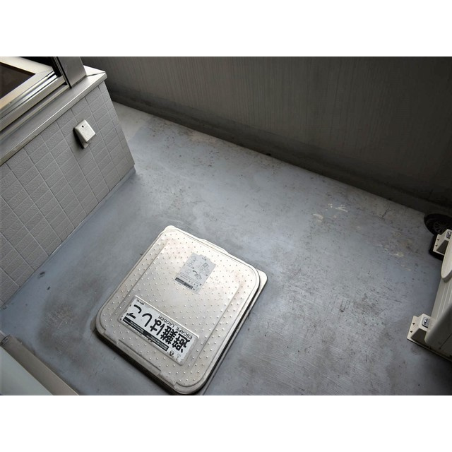 白金台アパートメントのバルコニー