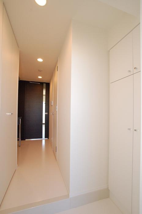 グランドコンシェルジュ広尾の玄関