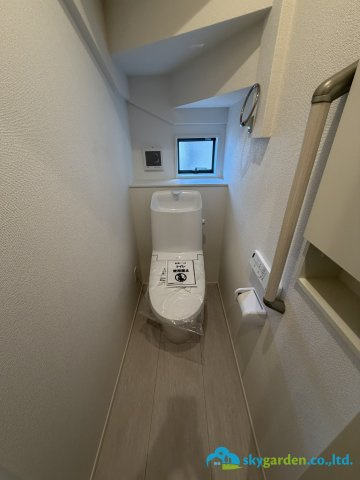 秦野市堀山下3期　新築戸建　全7棟5号棟のトイレ