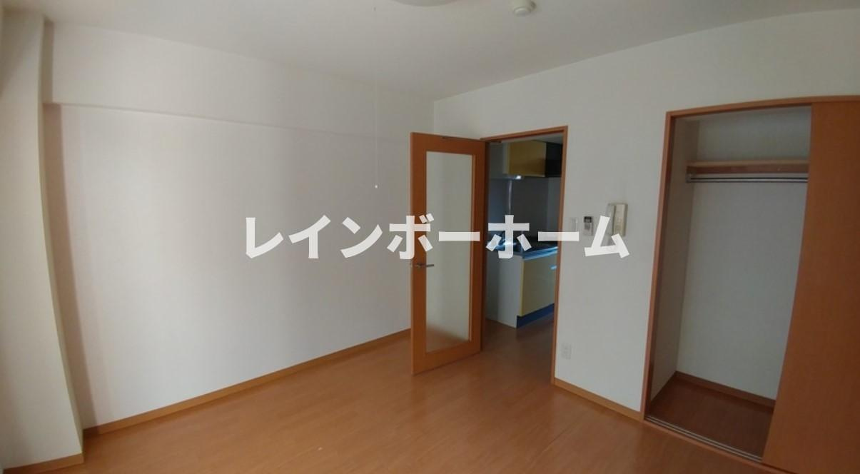 【仲介手数料：50％OFF】対象物件！の寝室|広くて明るい寝室