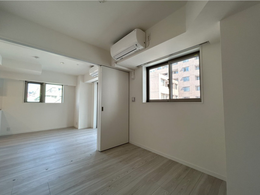 パークレジデンス三軒茶屋　築浅　駅近　ウォークインクロゼット　シューズインクロゼットの居間・リビング