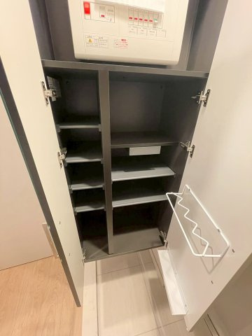 ソルティア天神橋一丁目の収納|こまごまとしたものを収納できそうですね