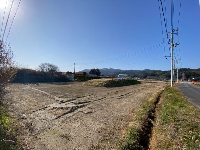 安来市飯梨町土地の周辺|田園風景を超えて生活道路までアクセスするかたちになります。