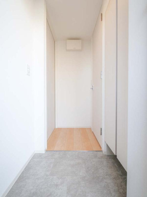 【玄関】 | SPコート両国 | 明るい玄関です